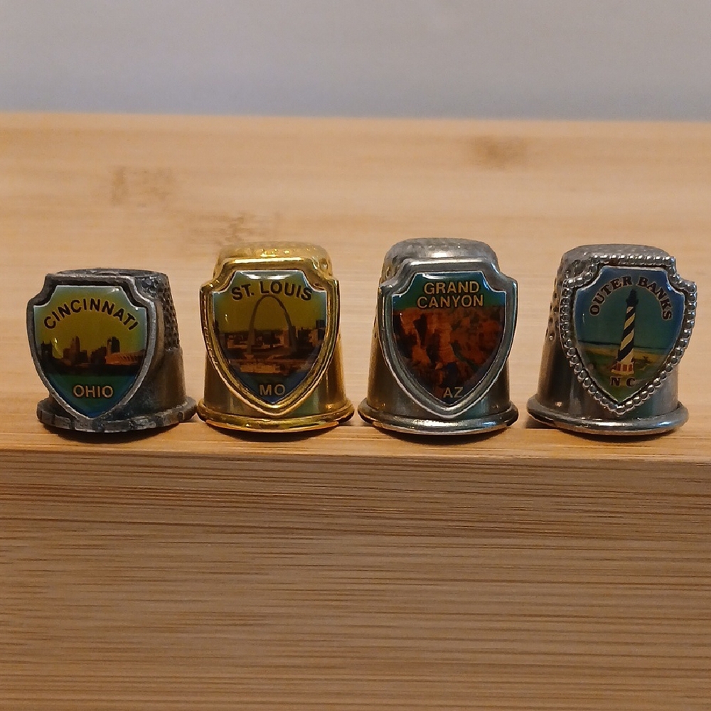 4 Souvenir Thimble Set